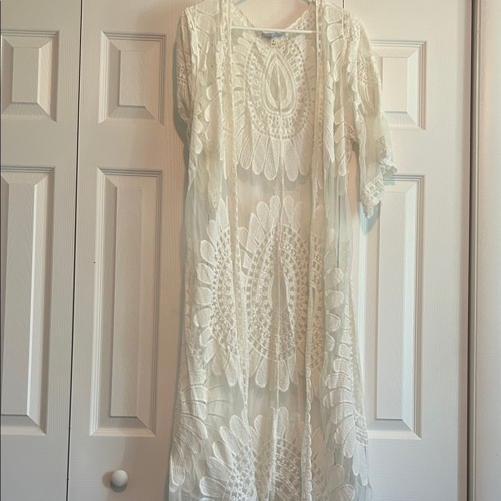 KEREN hart White Lace Kimono Wrap